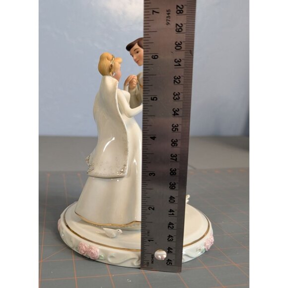 Lenox Disney Showcase Collection Cinderella Wedding Day Cake Topper Porcelain - Picture 14 of 16
